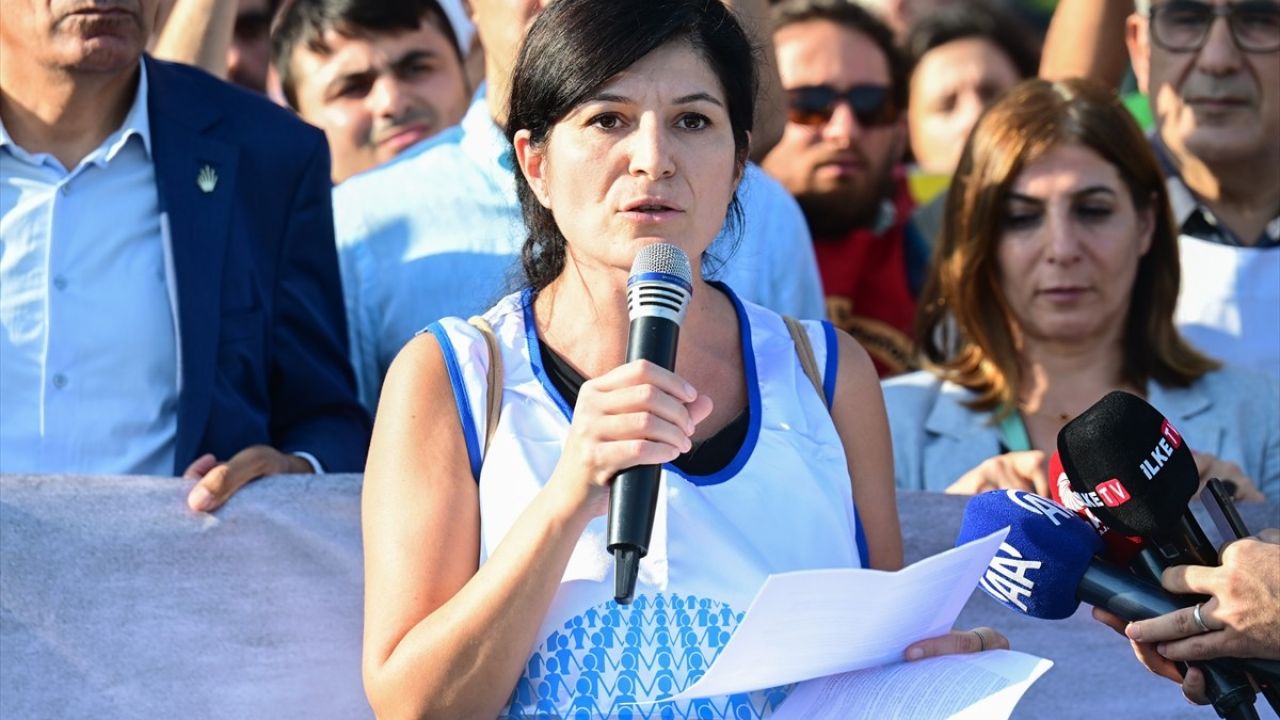 İstanbul'da Narin Güran İçin Protesto Düzenlendi