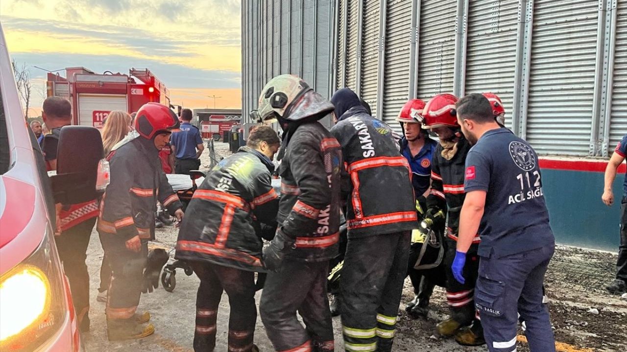 Sakarya'daki Makarna Fabrikası Patlamasında Bir Kişinin Cansız Bedenine Ulaşıldı