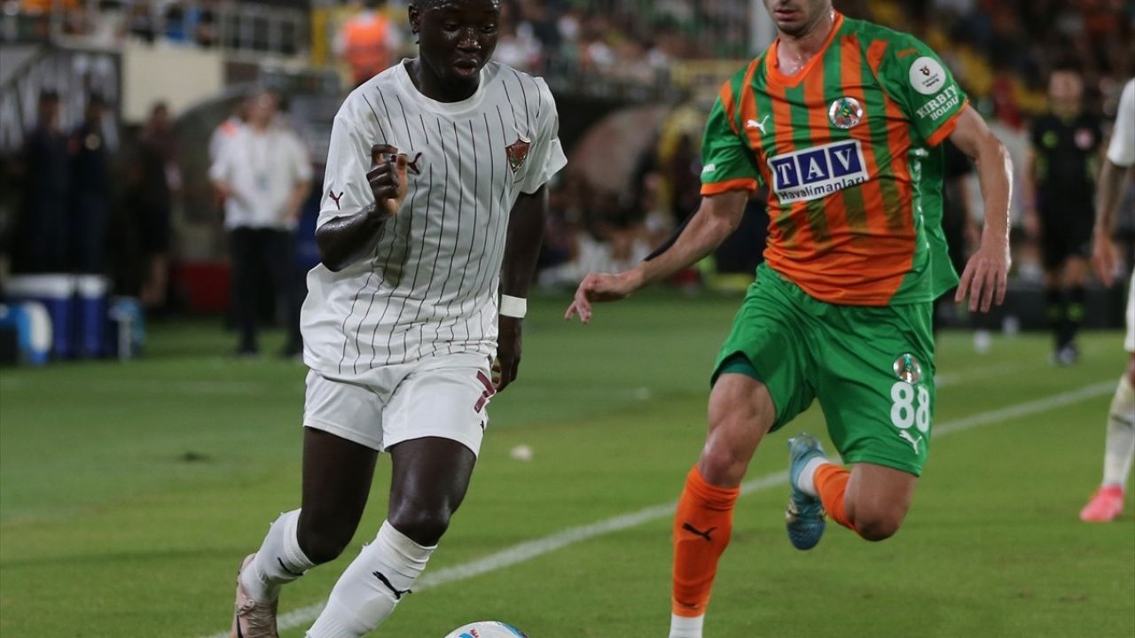 Trendyol Süper Lig'de Beraberlik: Corendon Alanyaspor ve Atakaş Hatayspor 0-0