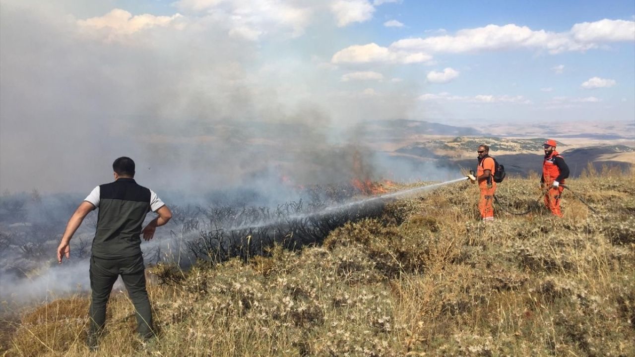 Bingöl'deki Yangın Kontrol Altına Alındı