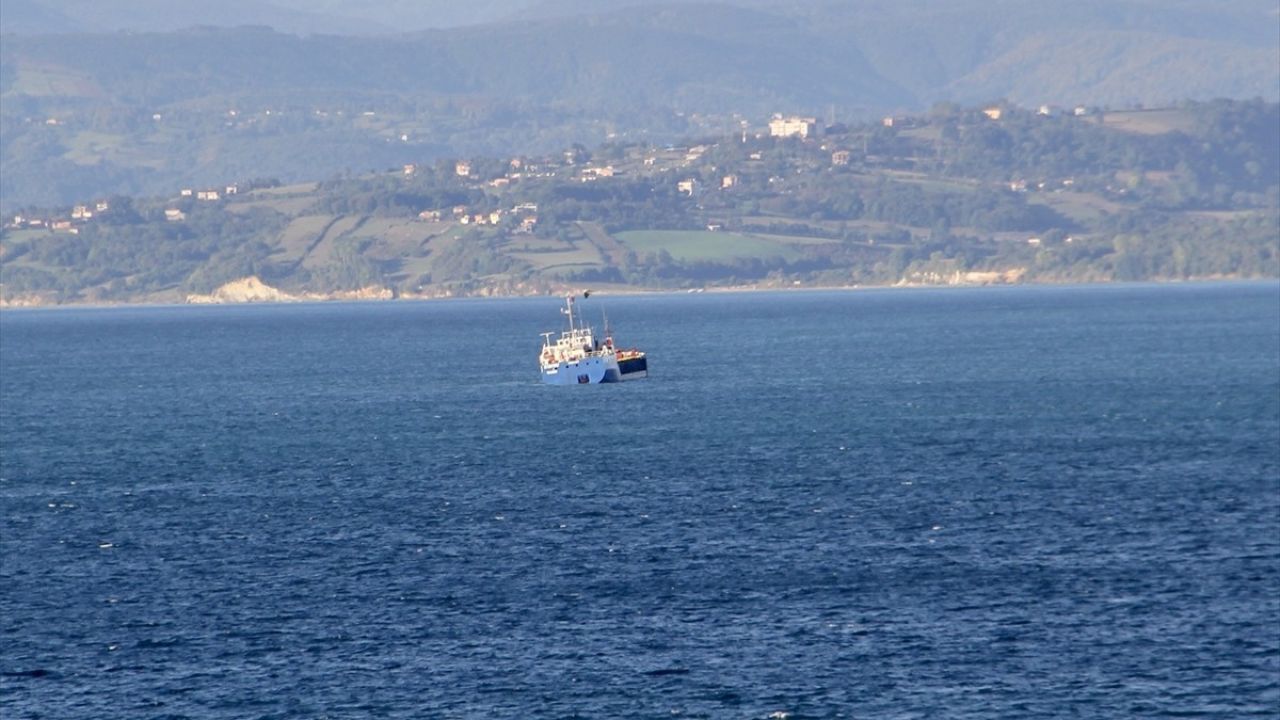 Sinop'ta Batma Tehlikesi Geçiren Geminin Kurtarılması