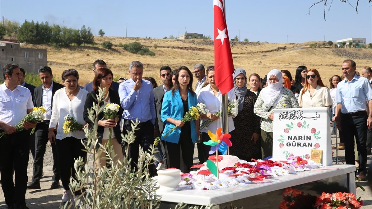 DEM Parti Eş Genel Başkanı Tülay Hatimoğulları'ndan Narin Güran'a Anma Ziyareti