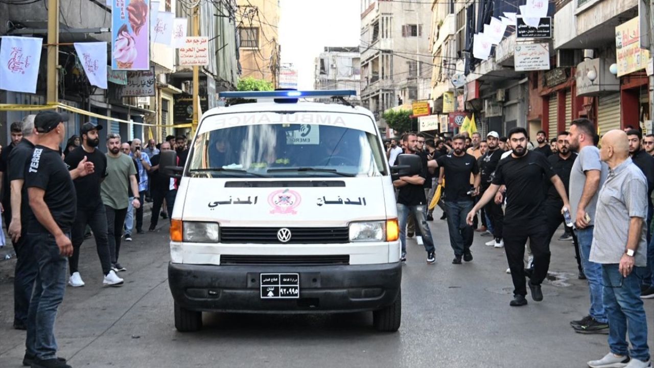 Beyrut'ta Patlama: Cenaze Töreni Yakınlarında Gergin Anlar