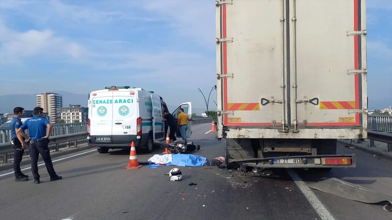 Manisa'da Motosiklet Kazası: Sürücü Hayatını Kaybetti