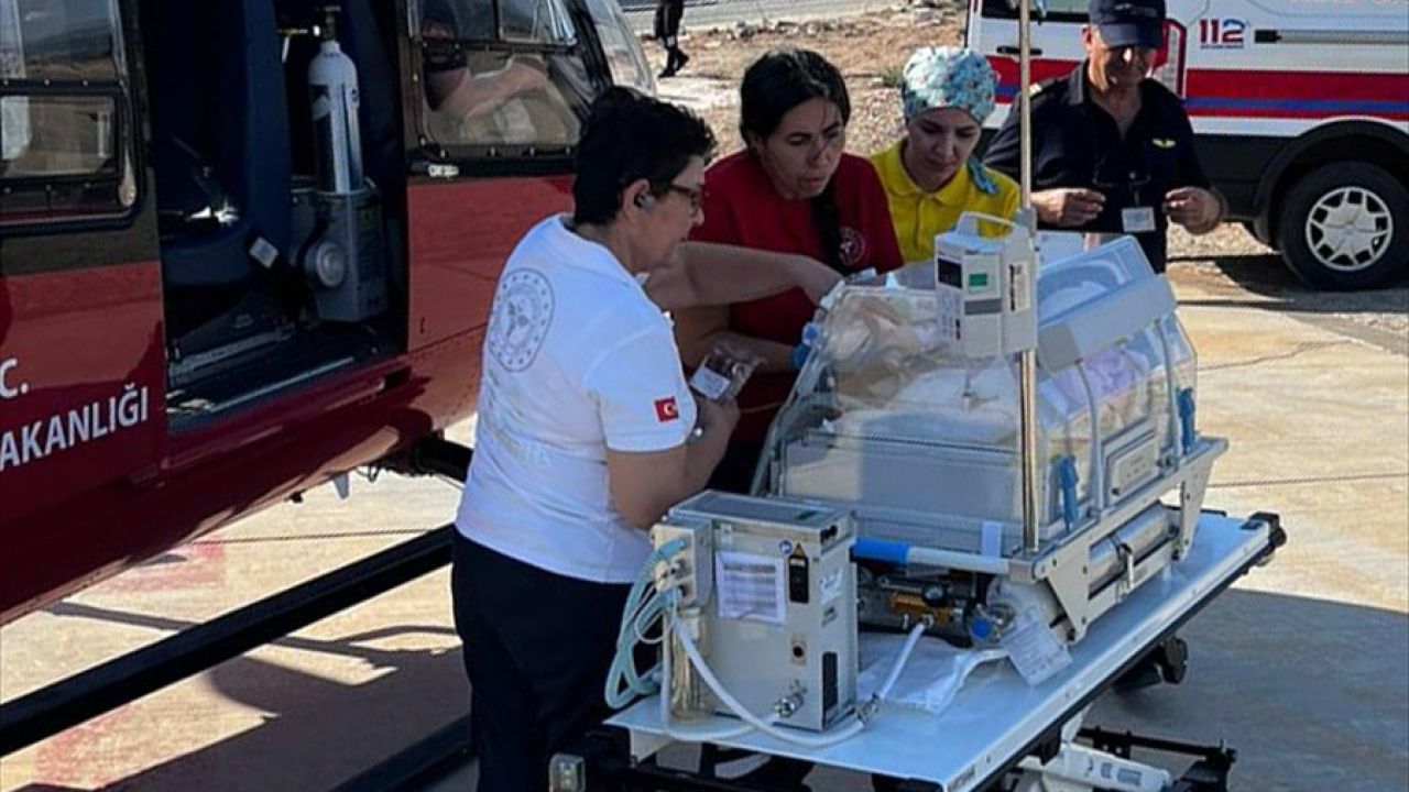 Muğla'dan Antalya'ya Acil Ambulans Helikopter Sevk Yapan 1 Aylık Bebek