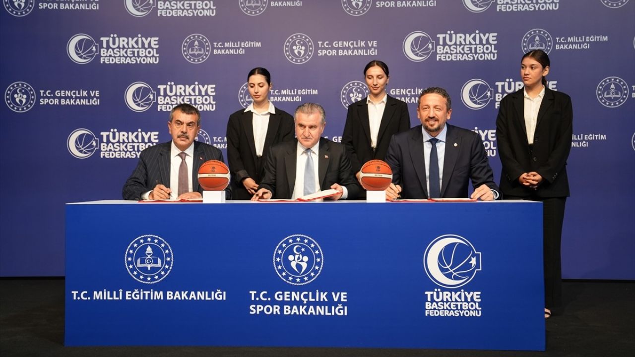 İstanbul'da Yeni Basketbol Spor Lisesi Protokolü İmzalandı