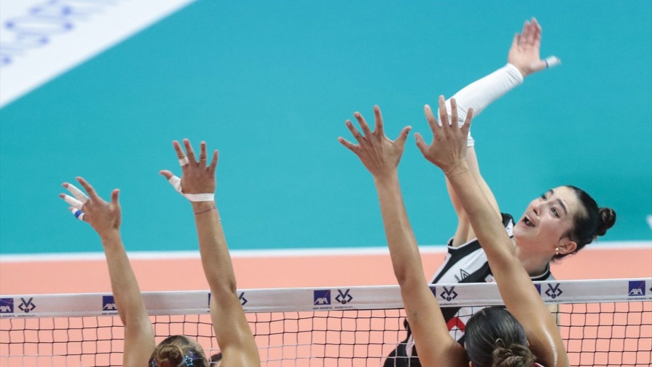 Kadınlar AXA Sigorta Kupa Voley'de Beşiktaş'ın Galibiyeti