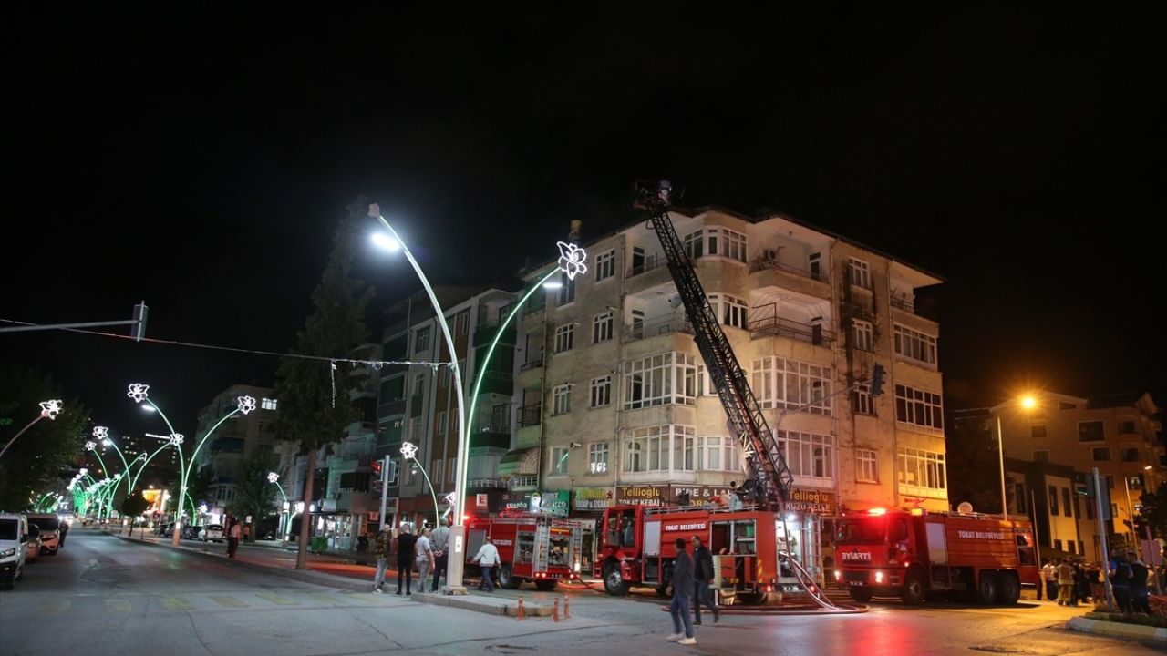 Tokat'ta Yangın: Güven Apartmanında Hasar Meydana Geldi