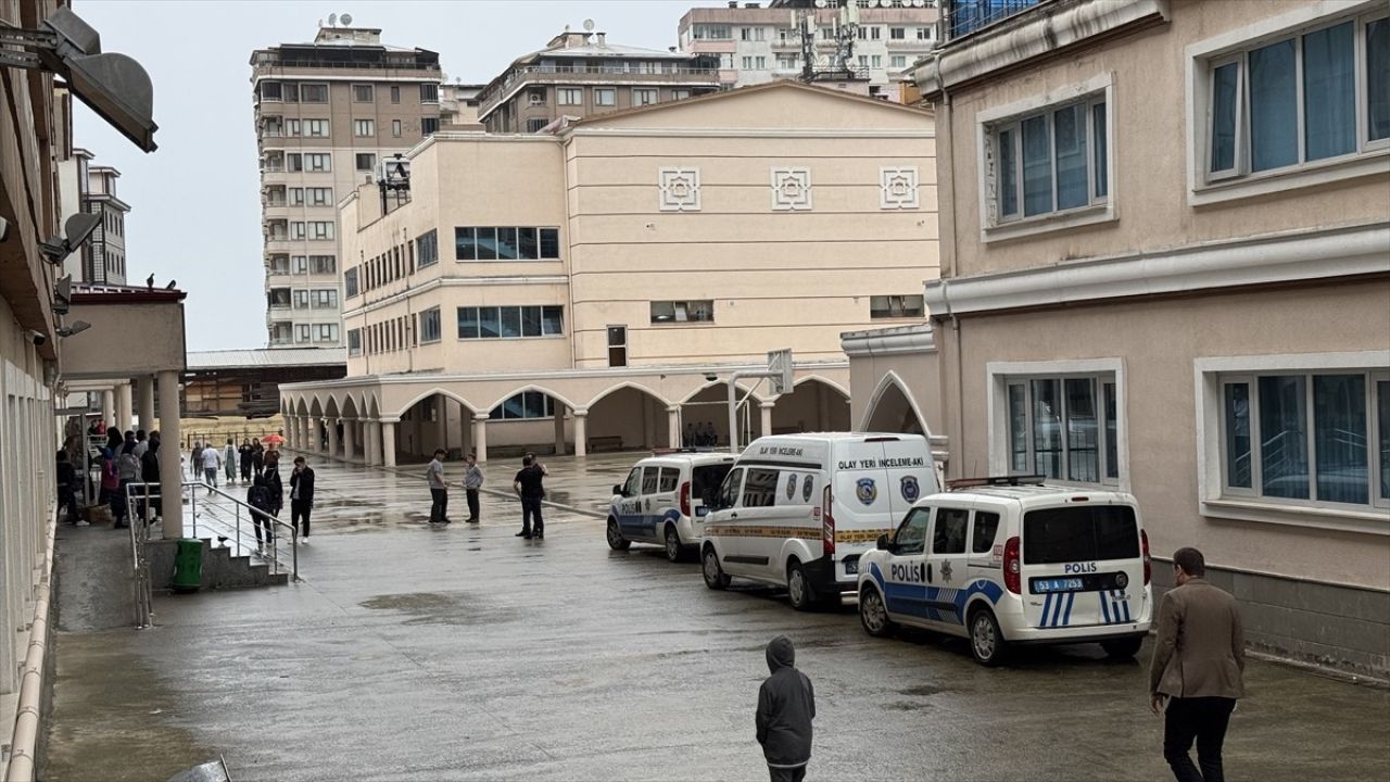 Rize'de Trajik Bir Kaza: 14 Yaşındaki Öğrenci Toprağa Verildi