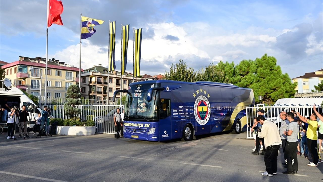 Fenerbahçe Derbisi için Taraftarından Büyük Destek