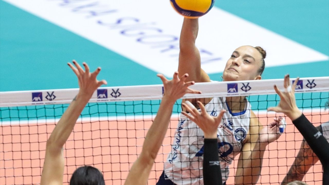 Kadınlar Voleybol AXA Sigorta Kupa Voley'de Aras Kargo Galip Geldi