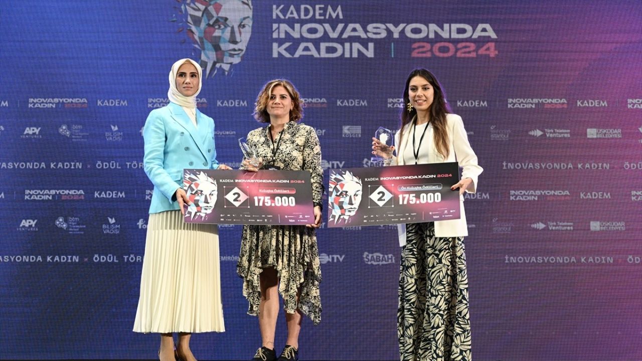 İstanbul'da KADEM'in 8. Girişimcilik Kampı Ödül Töreni