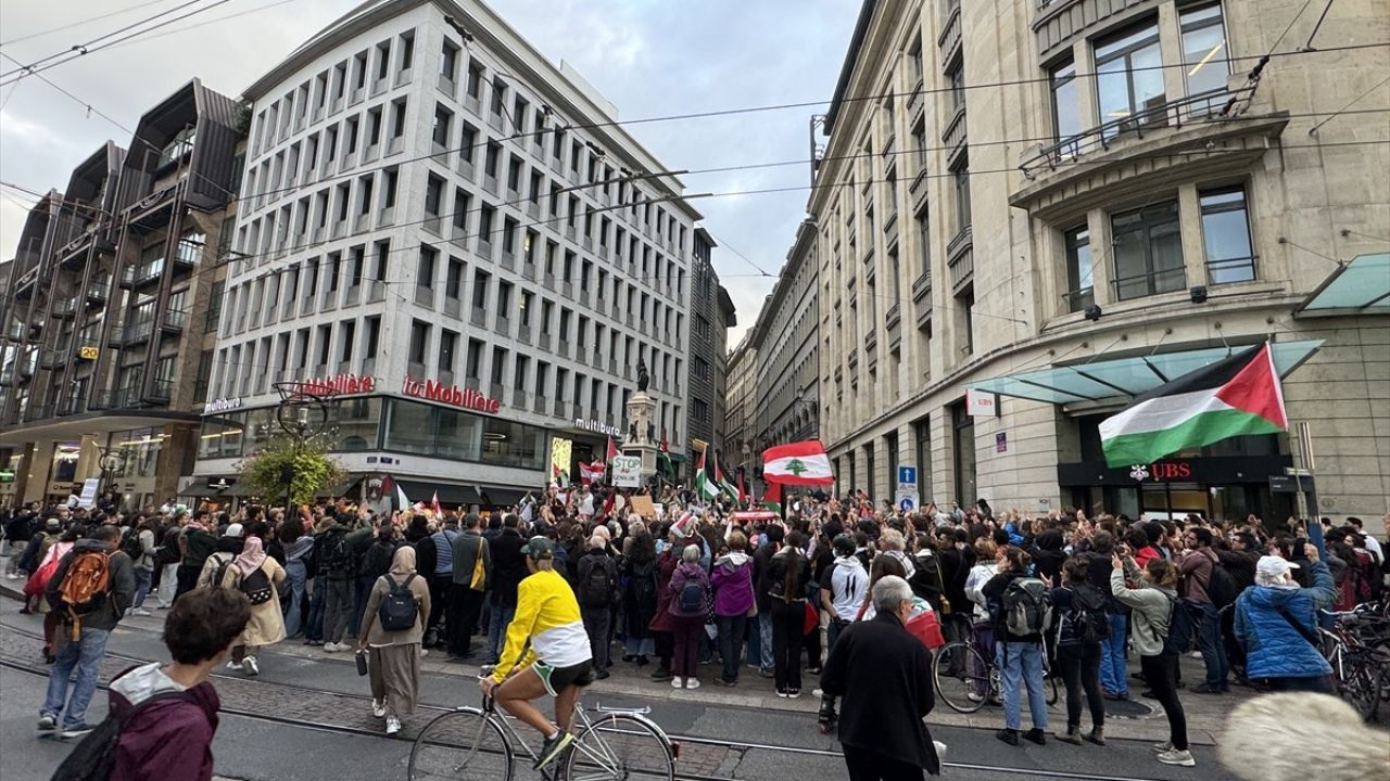 Cenevre'de İsrail'in Saldırılarına Büyük Protesto