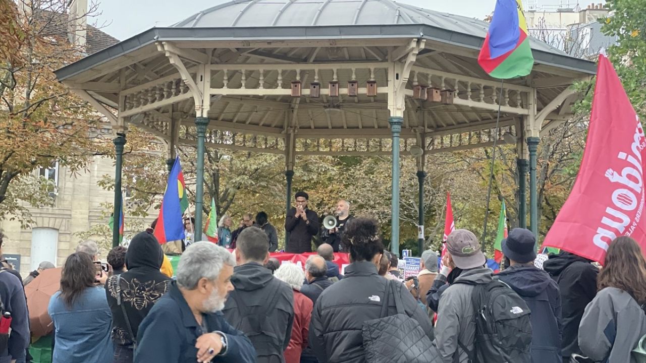 Yeni Kaledonya'daki 171 Yıllık Fransız Sömürgesine Karşı Paris'te Protesto