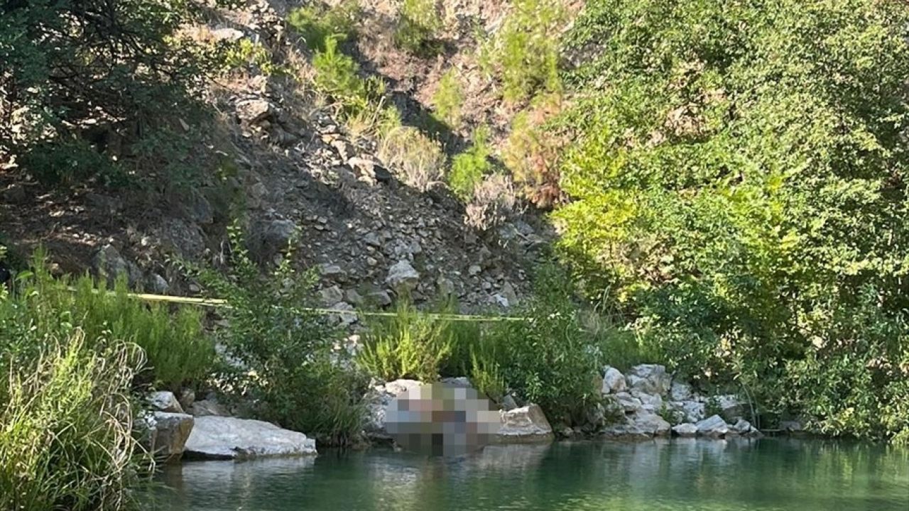 Antalya'da Serinlemek İçin Şelaleye Giren Turist Boğuldu