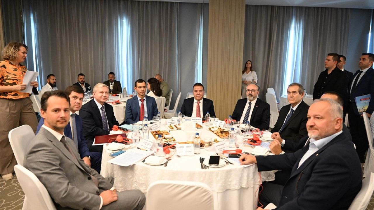 Türkiye ve Rusya İş İnsanları Antalya'da Buluştu