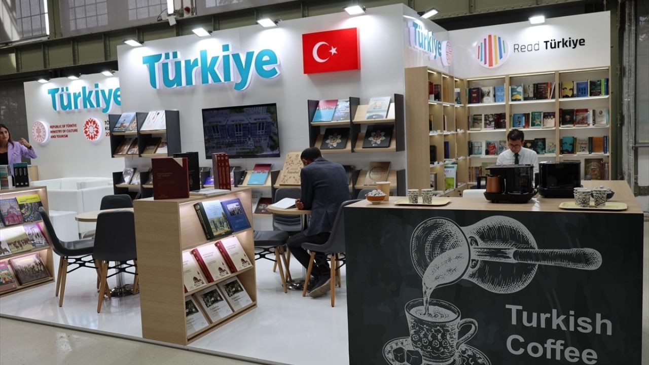 Macaristan'da Türk-Macar Kültür Yılı'na Özel Kitap Fuarı Açıldı