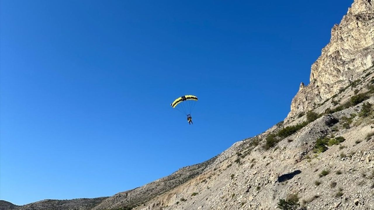 Erzurum'da Hava Sporları Festivali Rüzgar Gibi Devam Ediyor