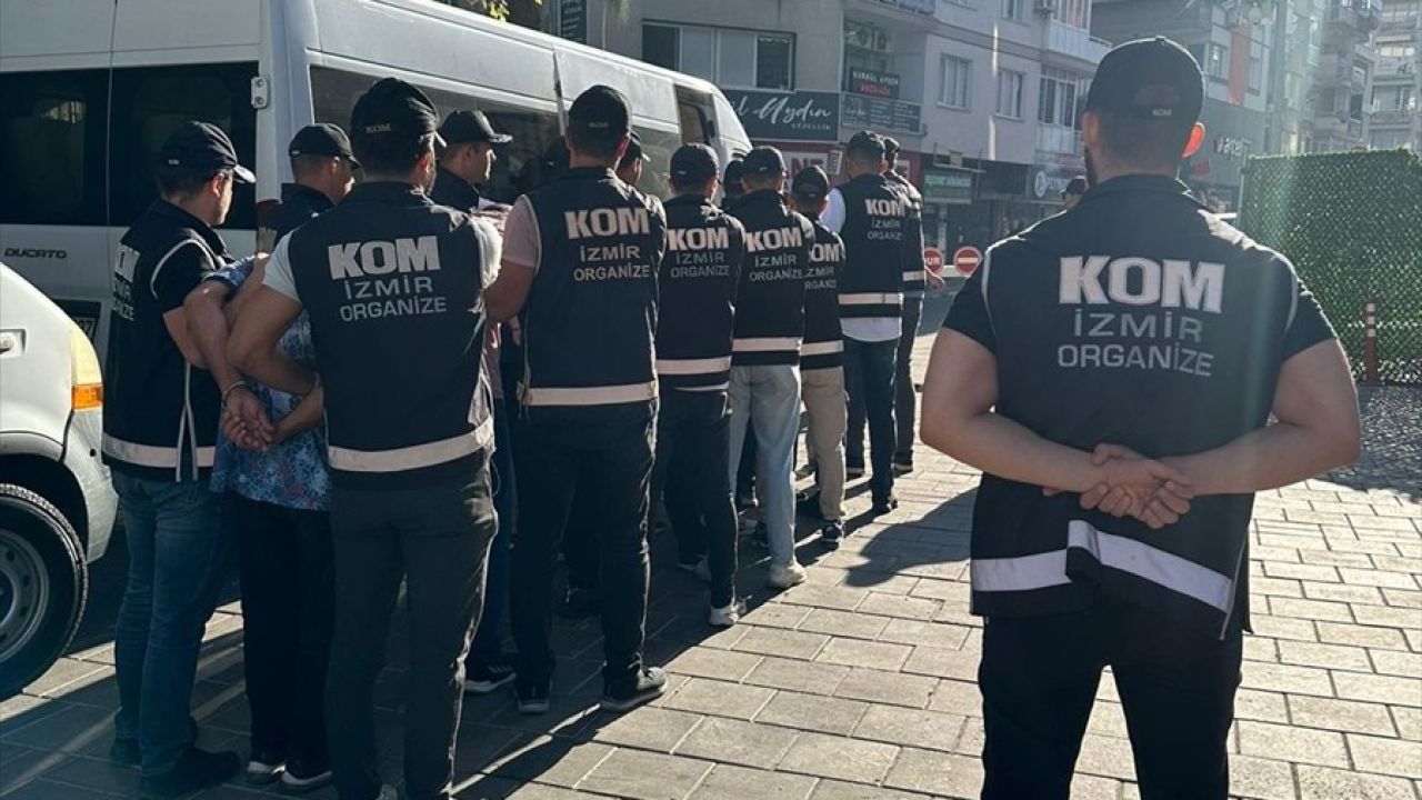 İzmir'de Silah Kaçakçılığına Operaasyon: 7 Şüpheli Tutuklandı