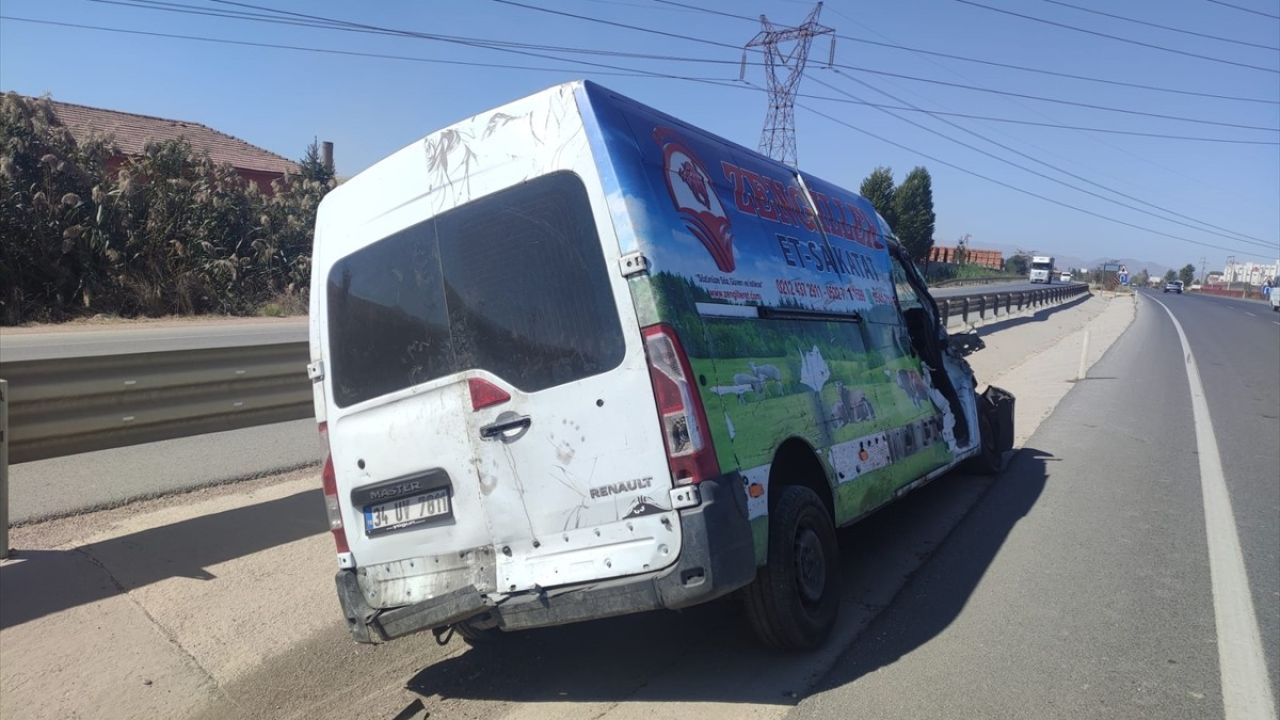 Afyonkarahisar'da Feci Trafik Kazası: 1 Ölü, 2 Yaralı