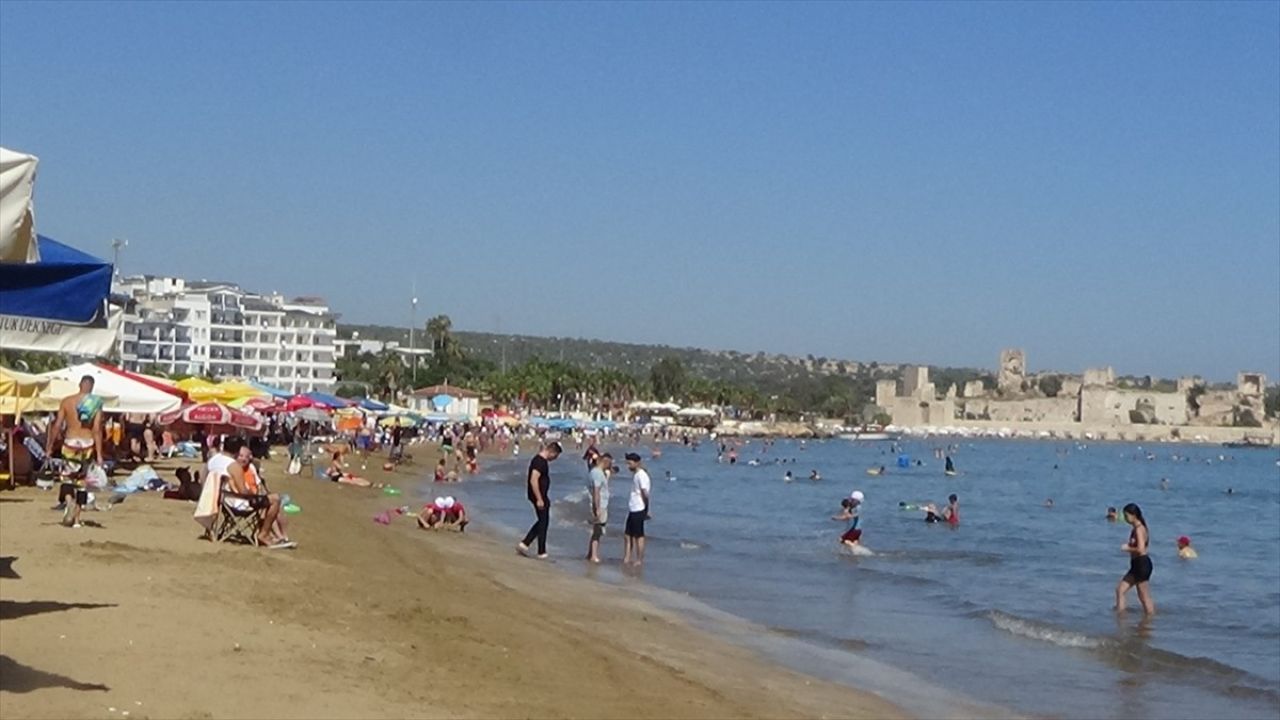 Kızkalesi'nde Turizm Hareketliliği Devam Ediyor