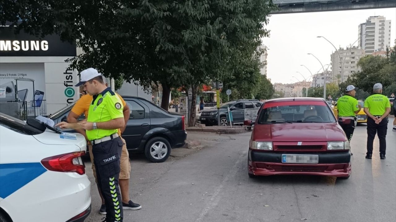 Adana'da Yaya Geçidi Denetimleri Sonucu Sürücülere Ceza Uygulandı