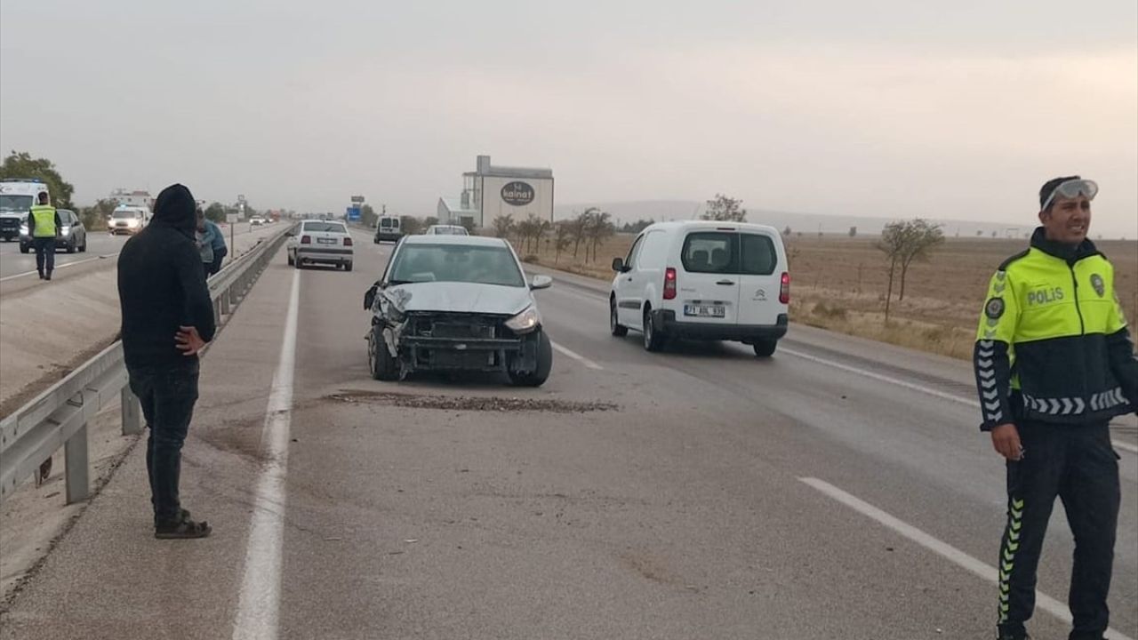 Konya'da Toz Taşınımı Nedeniyle Zincirleme Kaza: 6 Yaralı