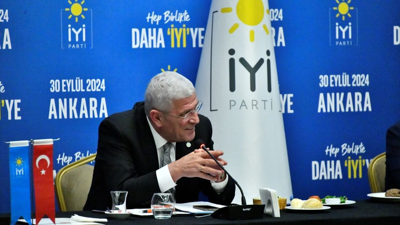 İYİ Parti Genel Başkanı Dervişoğlu, Başkanlık Divanı Üyeleri ile Bir Araya Geldi