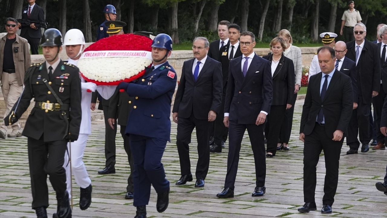 Finlandiya Cumhurbaşkanı Stubb'dan Anıtkabir Ziyareti