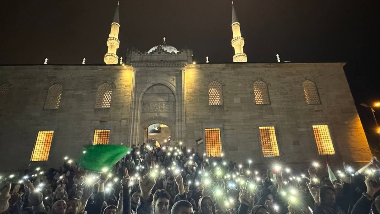 İstanbul'da Gazze İçin Protesto Gösterisi