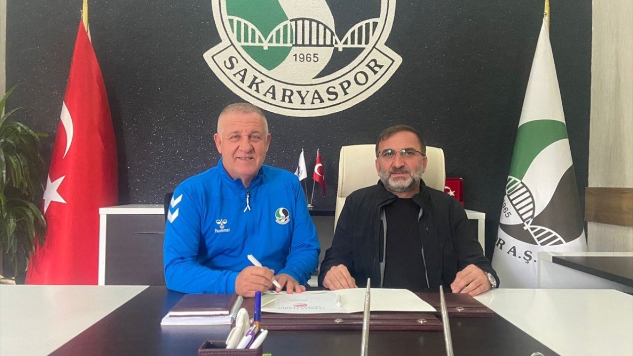 Sakaryaspor'da Yeni Teknik Direktör Mesut Bakkal