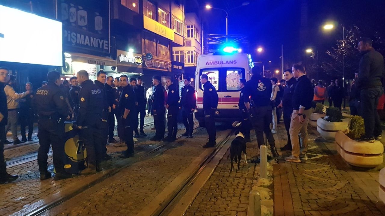 Kocaeli'de Eğlence Mekanına Silahlı Saldırı: 4 Yaralı