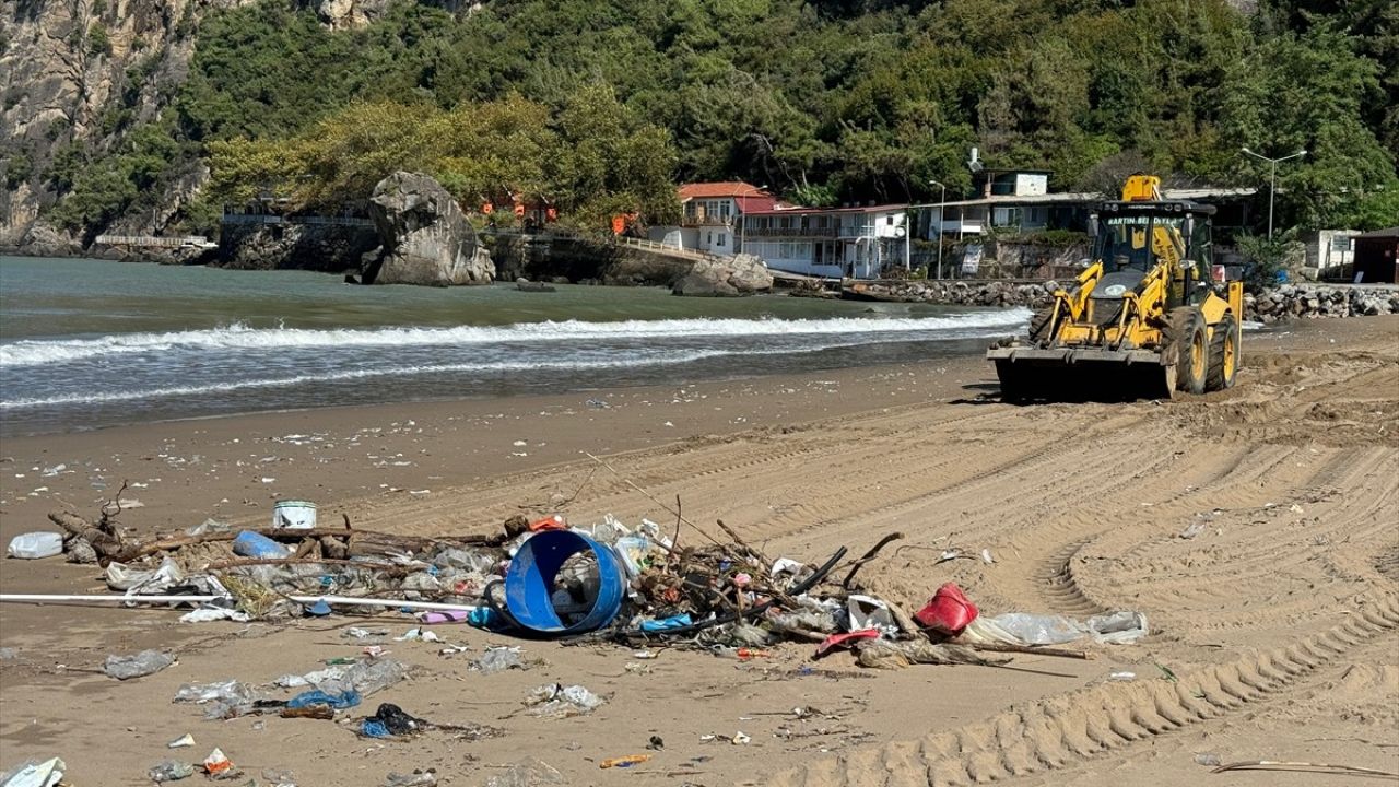 Bartın İnkumu Sahilinde Temizlik Çalışmaları Başlatıldı