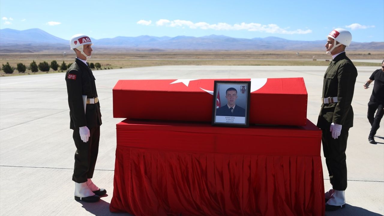 Şehit Piyade Uzman Çavuş Burak Geniş'in Naaşı Memleketine Uğurlandı