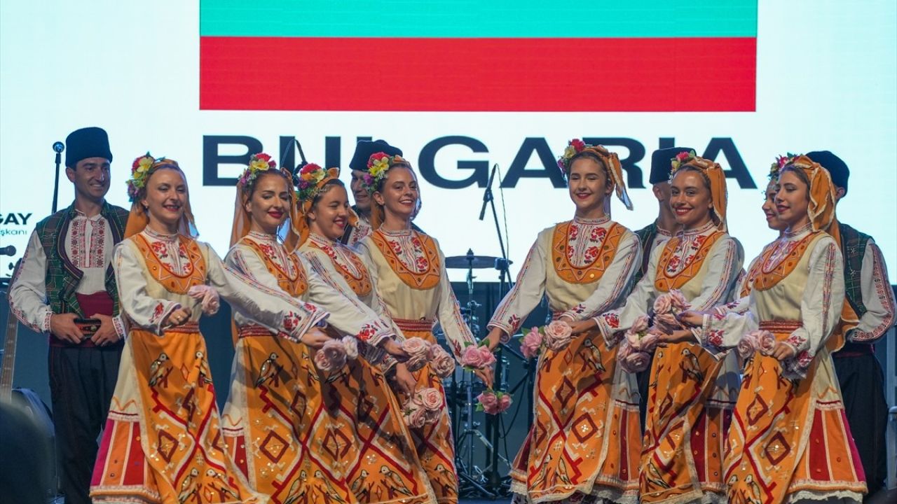 Uluslararası Balkan Dansları Festivali İzmir'de Yerini Aldı