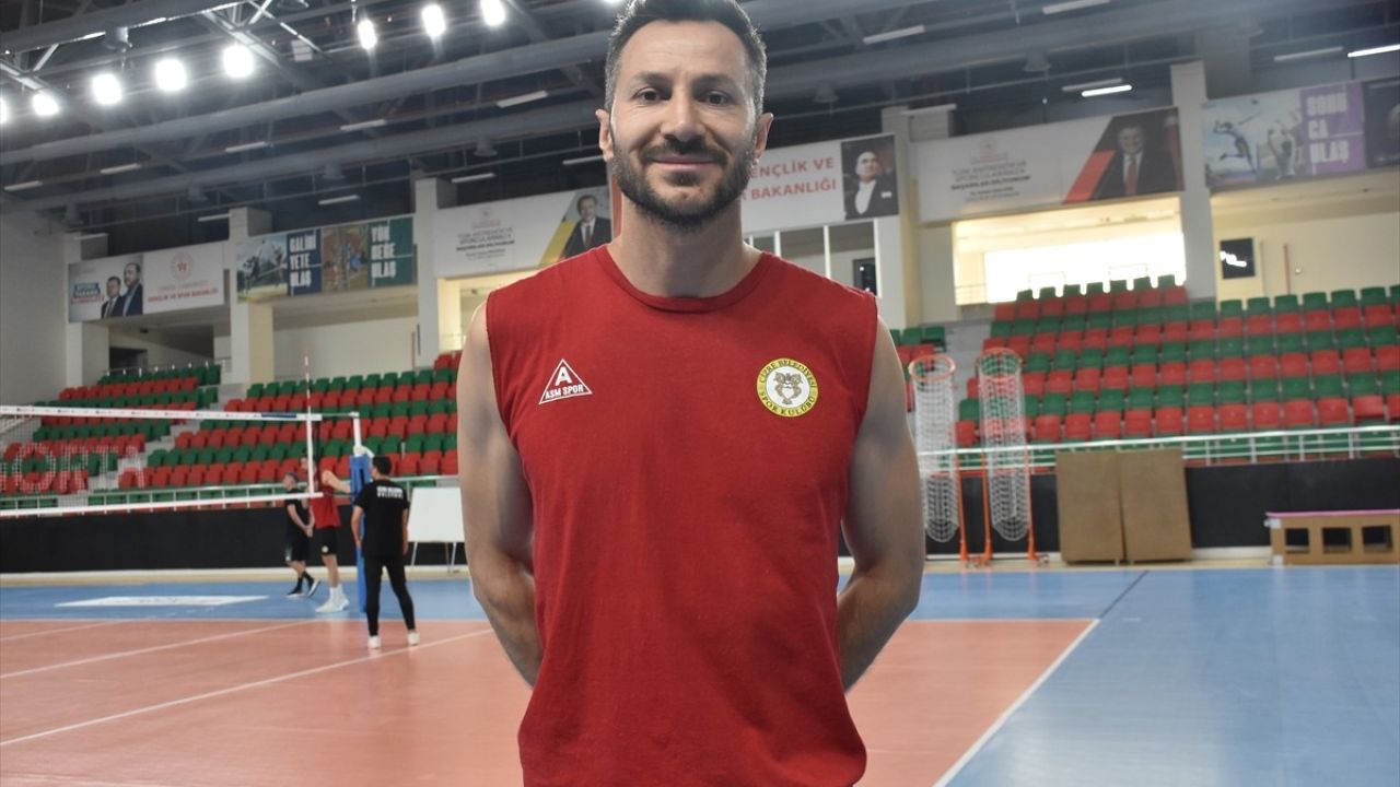 Cizre Belediyespor Erkek Voleybol Takımı Play-Off Hedefiyle Lige Merhaba Diyor