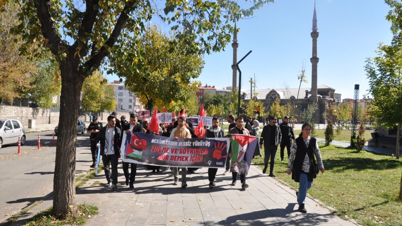 Kars'ta Sağlık Çalışanlarının Gazze Direnişi: 47 Haftalık Sessiz Yürüyüş