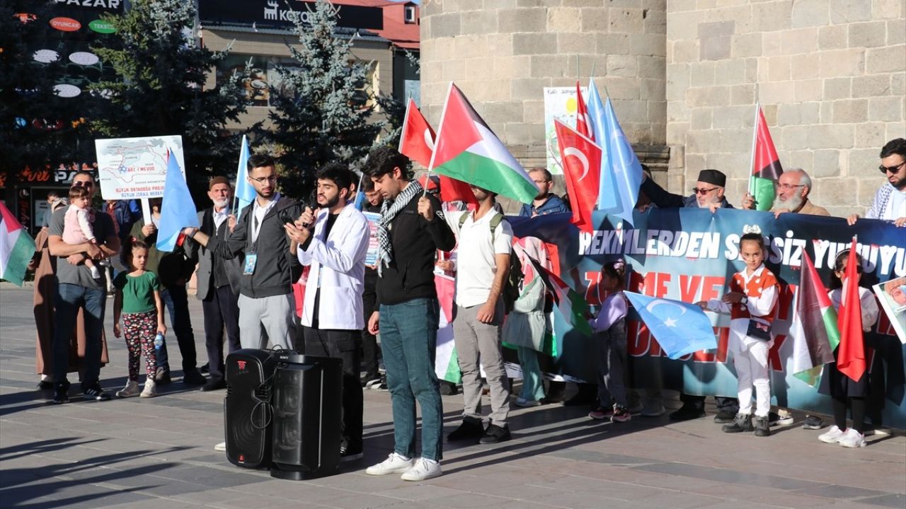 Erzurum'da Sağlık Çalışanlarından Gazze İçin Sessiz Yürüyüş