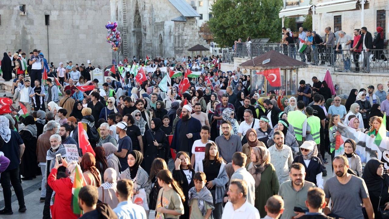 Sivas'ta Filistin İçin Protesto Gösterisi