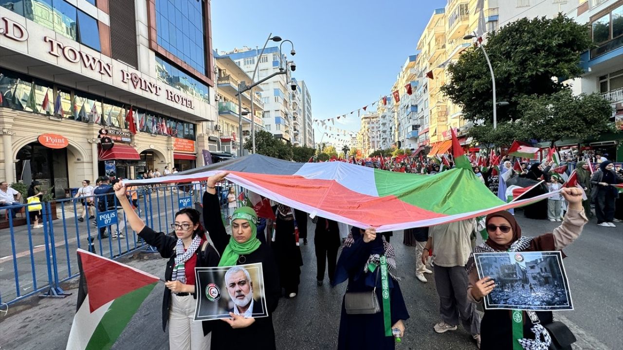 Antalya, Isparta ve Burdur'da Filistin İçin Protesto Gösterileri