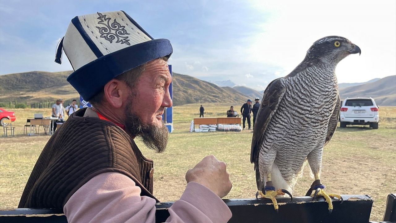 Kırgızistan'da Taygan Köpekleri ve Bürküt Kuşları Festivali