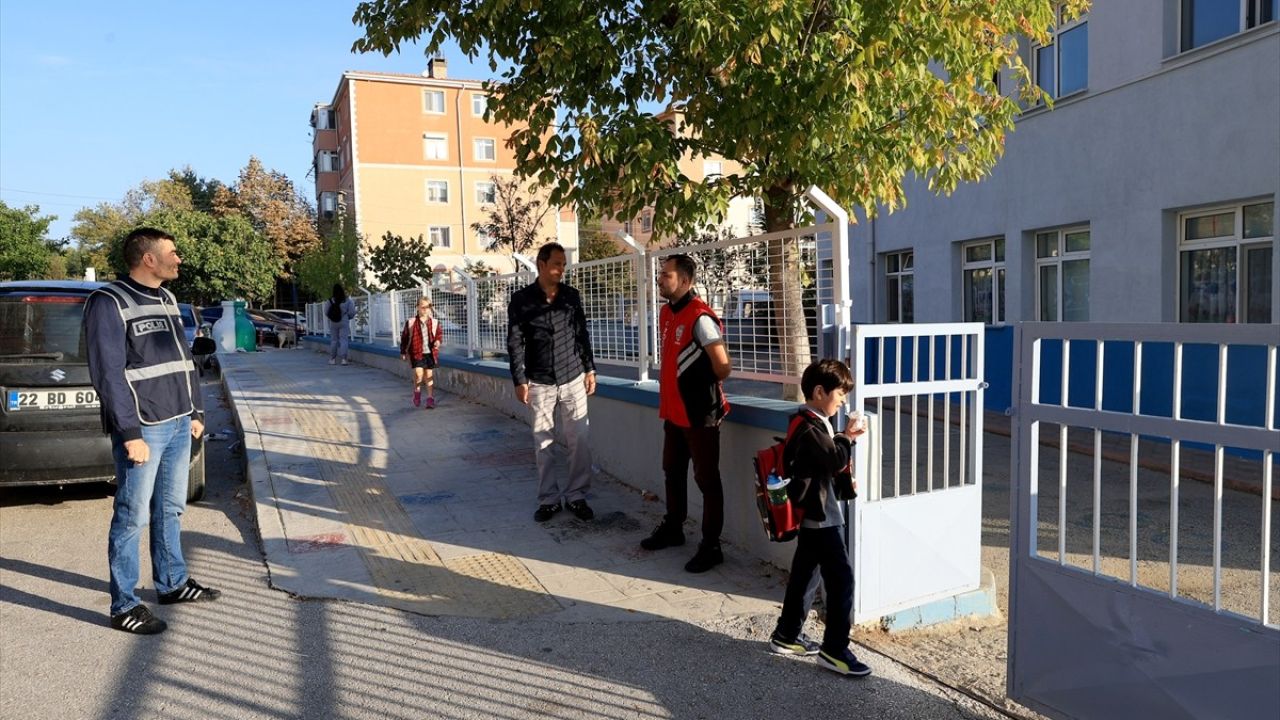 Edirne'de Okul Polisi Uygulaması ile Güvenli Eğitim Ortamı