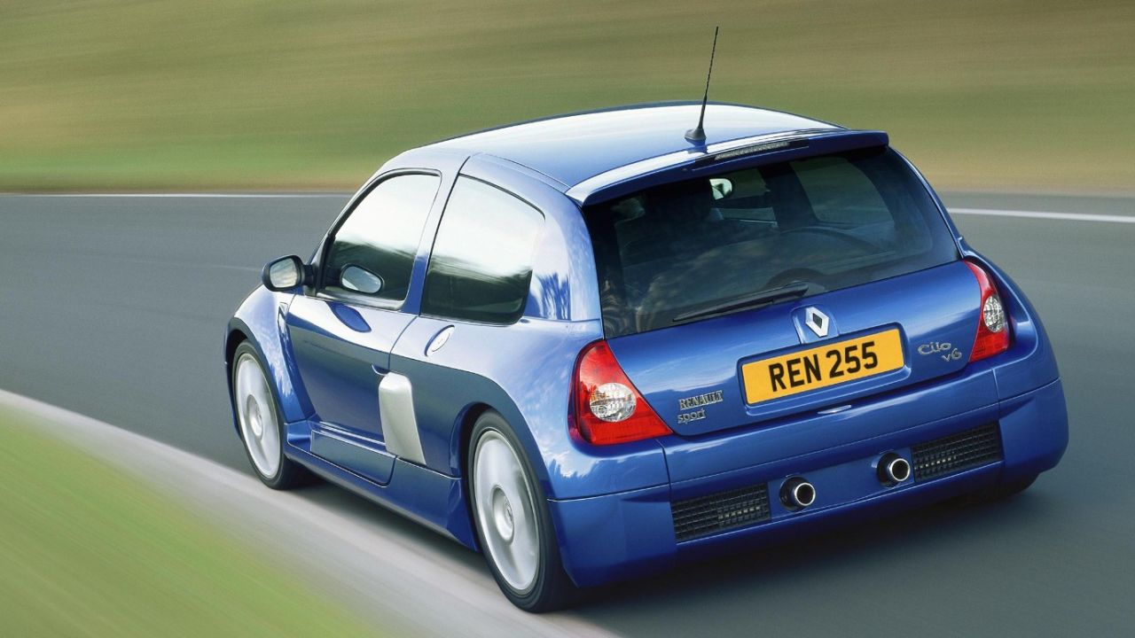 Otomobil fiyatları uçuşa geçti! Renault Clio Eylül 2023 fiyat listesi ortaya çıktı