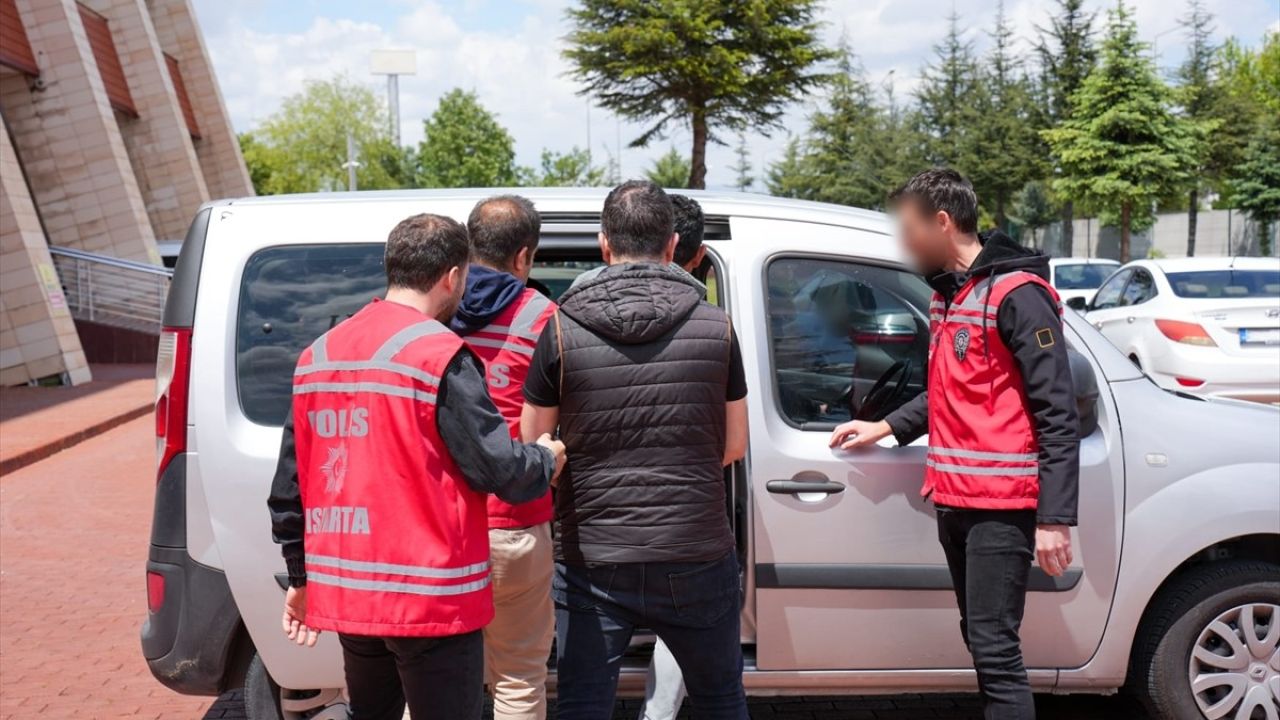 Isparta'da İmitasyon Bilezik Hırsızları Yakalandı