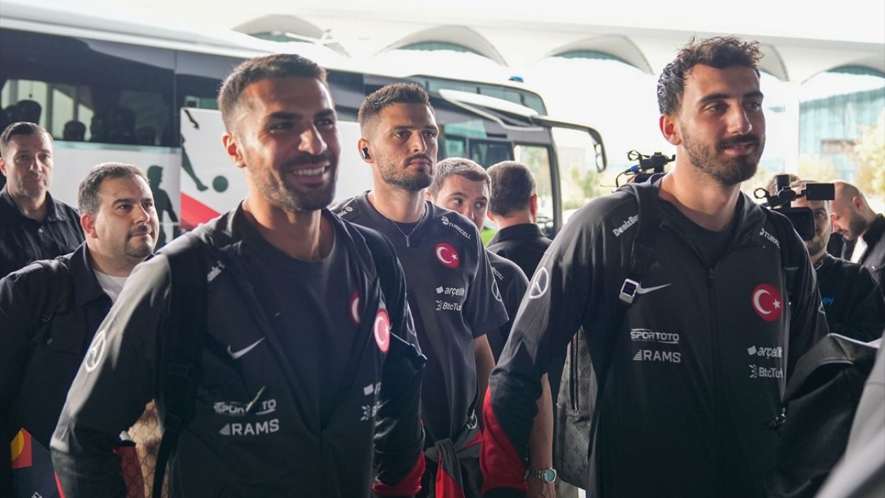 A Milli Futbol Takımı Karadağ Maçı İçin Samsun'a Ulaştı