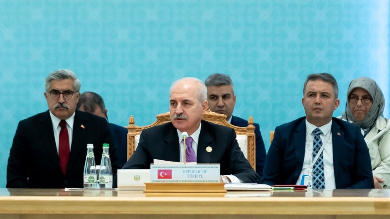 TBMM Başkanı Kurtulmuş, Türkmen Şair Firaki İçin Forumda Yıldızlaştı