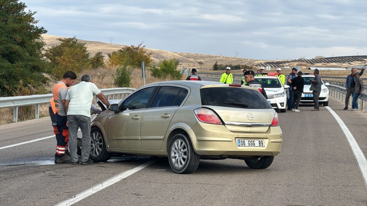 Bayburt'ta Trafik Kazası: İki Yaralı