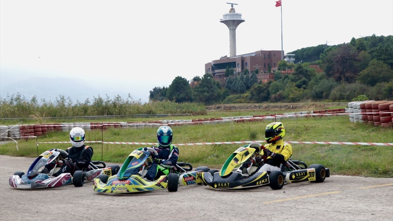 Kocaeli'de Türkiye Karting Şampiyonası Heyecanı Sürüyor