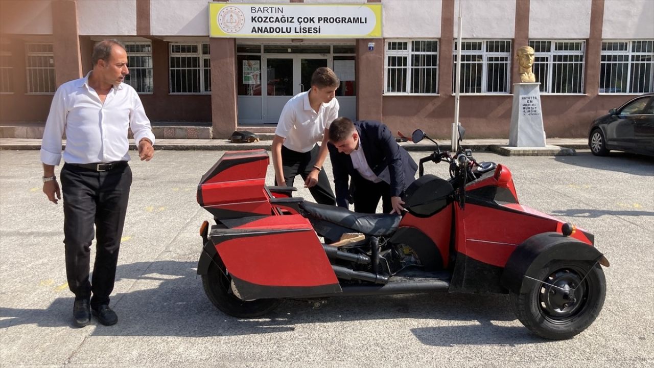 Kozcağız Anadolu Lisesi Öğrencileri Geri Dönüşümle Motosiklet Tasarladı