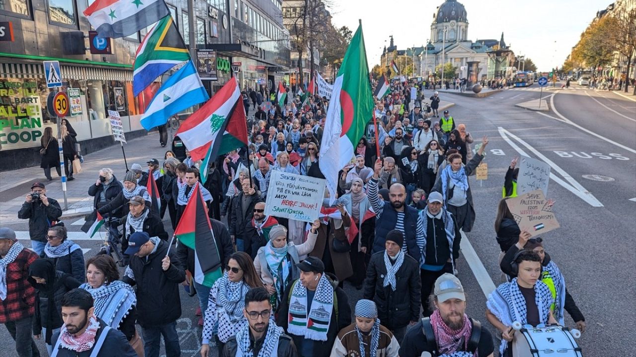 İsveç'te İsrail'in Gazze ve Lübnan'a Saldırılarına Karşı Protesto